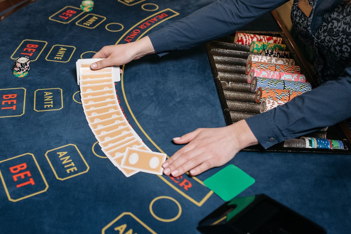 Perbedaan Omaha dan Texas Hold’em: Mana yang Cocok untuk Anda?